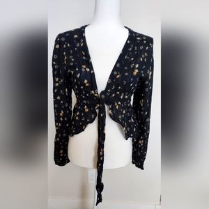 NWT American Eagle Black Floral Top Juniors Medium